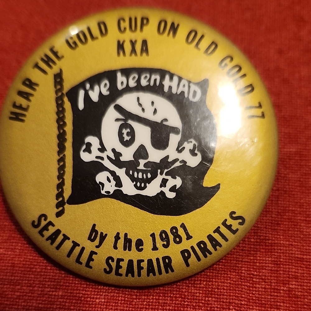 Vintage Seattle Seafair Pirates Button 1981 - Lapel/Hat Pin Jewelry/Accessories